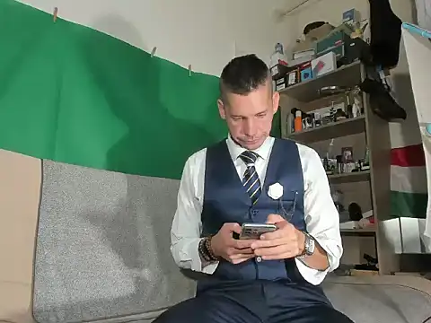 Snapshot of viraglaci18@xh chatting on 10-22-25, 08:36 viraglaci18xh online show from 10-22-25, 08:36