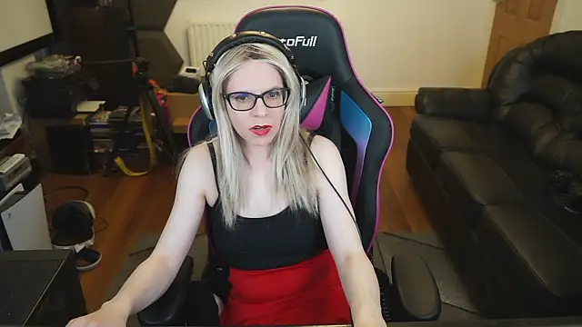 Snapshot of KelseyCobalt chatting on 12-31-24, 11:39 KelseyCobalt online show from 12-31-24, 11:39