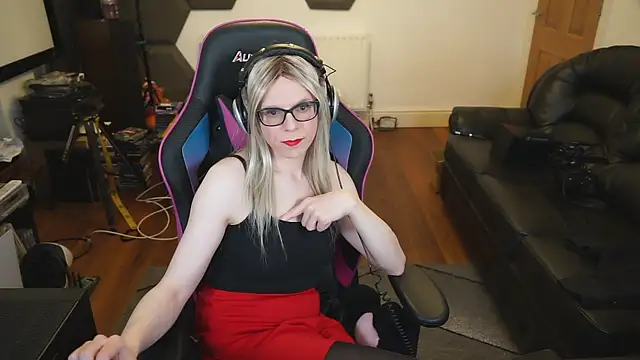 Snapshot of KelseyCobalt chatting on 01-06-25, 10:37 KelseyCobalt online show from 01-06-25, 10:37