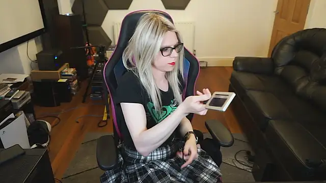 Snapshot of KelseyCobalt chatting on 01-18-25, 10:49 KelseyCobalt online show from 01-18-25, 10:49