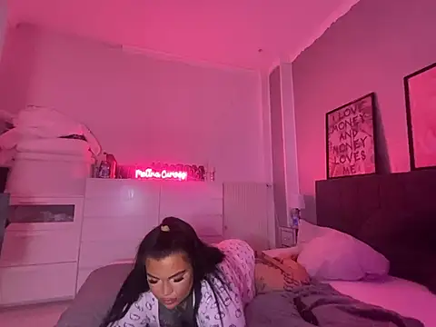  MelinaCurves  online show from 02-05-25, 12:53