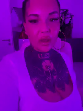  MelinaCurves  online show from 05-23-26, 10:25