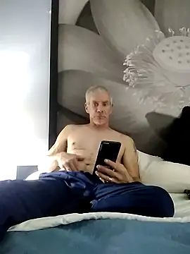 Snapshot of Biknight chatting on 12-15-24, 03:24 Biknight online show from 12-15-24, 03:24