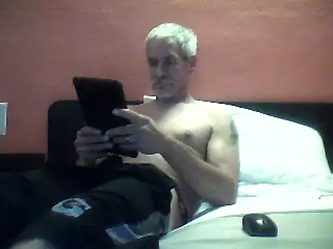 Snapshot of Biknight chatting on 12-22-24, 12:07 Biknight online show from 12-22-24, 12:07