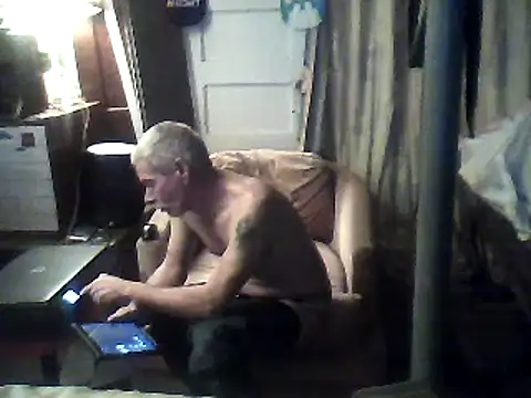 Snapshot of Biknight chatting on 01-17-25, 11:18 Biknight online show from 01-17-25, 11:18