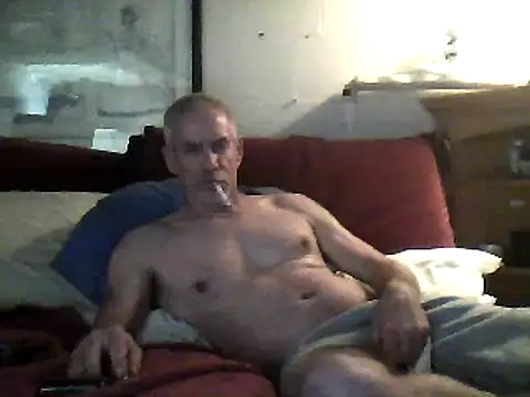 Snapshot of Biknight chatting on 02-19-25, 03:17 Biknight online show from 02-19-25, 03:17