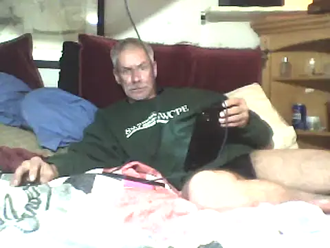 Snapshot of Biknight chatting on 03-10-25, 12:18 Biknight online show from 03-10-25, 12:18