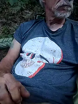 Snapshot of Biknight chatting on 09-19-25, 12:06 Biknight online show from 09-19-25, 12:06