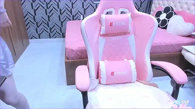 Snapshot of Toyota_Motor_Corporation chatting on 03-02-26, 11:33 Toyota Motor Corporation online show from 03-02-26, 11:33