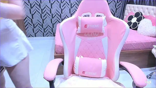 Snapshot of Toyota_Motor_Corporation chatting on 03-03-26, 11:32 Toyota Motor Corporation online show from 03-03-26, 11:32