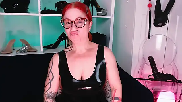 Snapshot of Ella__Kross chatting on 03-15-25, 09:30 Ella Kross online show from 03-15-25, 09:30