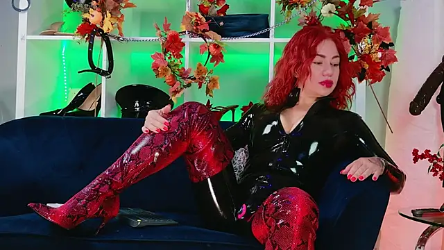 Snapshot of Ella__Kross chatting on 09-25-25, 04:05 Ella Kross online show from 09-25-25, 04:05