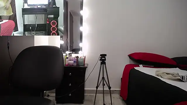 Snapshot of zoe_hotxxx chatting on 03-01-25, 05:05 zoe hotxxx online show from 03-01-25, 05:05