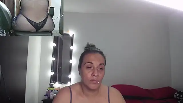 Snapshot of zoe_hotxxx chatting on 09-11-25, 12:00 zoe hotxxx online show from 09-11-25, 12:00