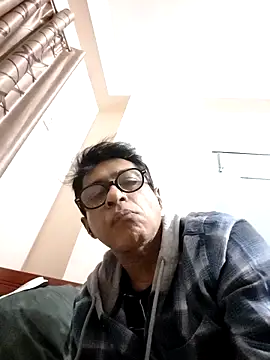 iamkahn 44 online show from 12-16-25, 10:37