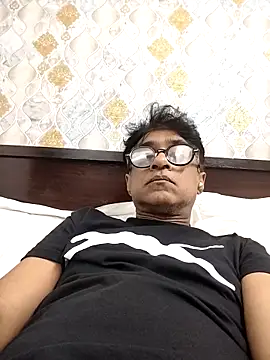 iamkahn 44 online show from 04-08-26, 07:03