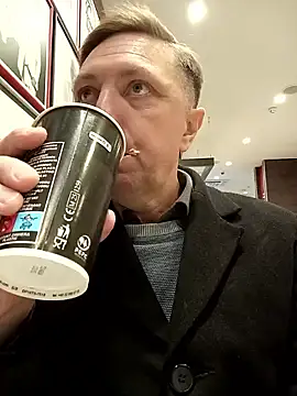 Snapshot of Pokaz2020 chatting on 10-01-25, 02:12 Pokaz2020 online show from 10-01-25, 02:12