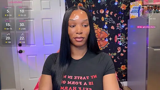 ItalyNayoir online show from 09-25-25, 06:11