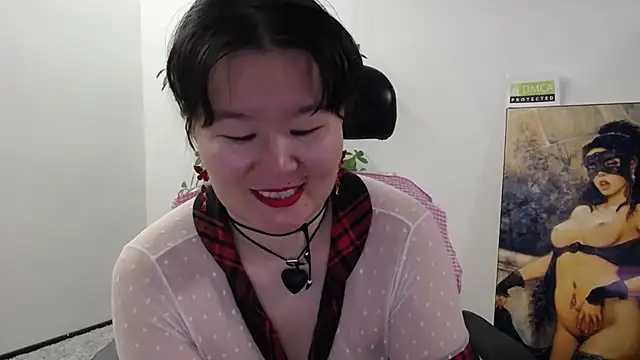 Snapshot of Akira_xx chatting on 12-22-25, 02:41 Akira xx online show from 12-22-25, 02:41