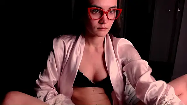 Snapshot of EvelynGG chatting on 11-17-25, 11:43 EvelynGG online show from 11-17-25, 11:43