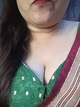 Snapshot of naughtymadam chatting on 05-22-26, 05:58 naughtymadam online show from 05-22-26, 05:58