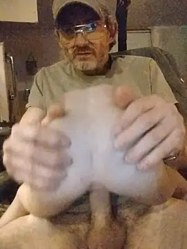 ROBERT0516 online show from 04-15-26, 10:21