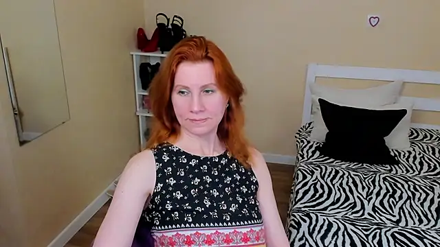 Snapshot of FoxySophia chatting on 05-03-26, 02:39 FoxySophia online show from 05-03-26, 02:39