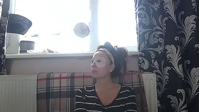 LindaStarS online show from 04-19-26, 06:13