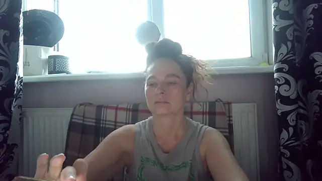 LindaStarS online show from 05-31-26, 06:09