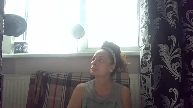 LindaStarS online show from 06-03-26, 04:37