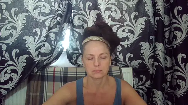 Snapshot of LindaStarS chatting on 06-27-26, 04:50 LindaStarS online show from 06-27-26, 04:50