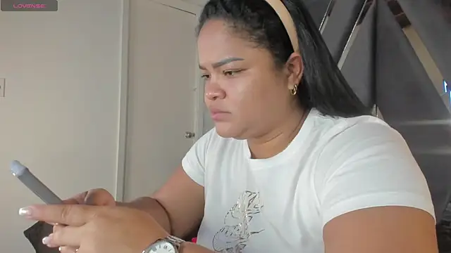 Snapshot of moonsweet1 chatting on 02-28-25, 07:03 moonsweet1 online show from 02-28-25, 07:03