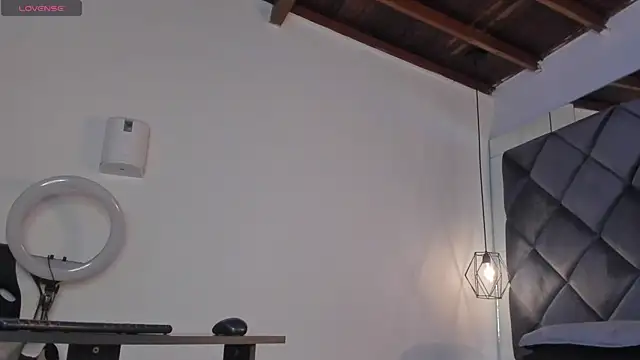 Snapshot of moonsweet1 chatting on 10-31-25, 11:22 moonsweet1 online show from 10-31-25, 11:22