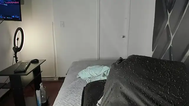 moonsweet1 online show from 04-27-26, 06:50