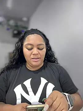 yanza2002 online show from 12-17-24, 02:23