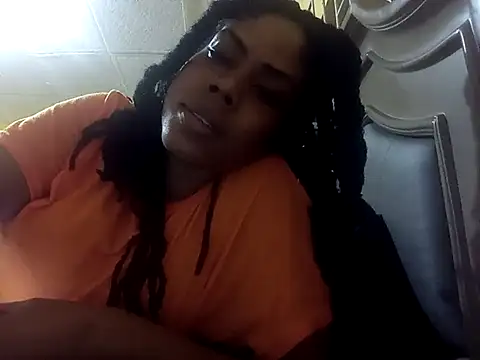 Snapshot of HONEYSWEETS_LIVE chatting on 03-10-25, 06:59 HONEYSWEETS LIVE online show from 03-10-25, 06:59