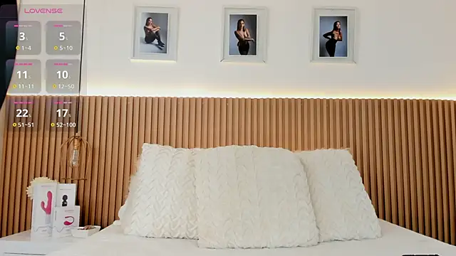 SUSIEPOWELL online show from 12-18-25, 04:40