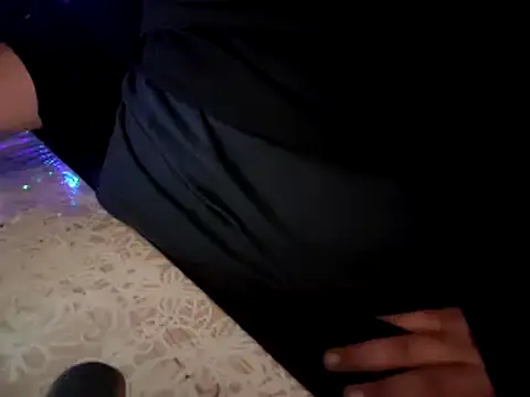 Snapshot of Chubby_DIck4you chatting on 11-30-25, 03:32 Chubby DIck4you online show from 11-30-25, 03:32