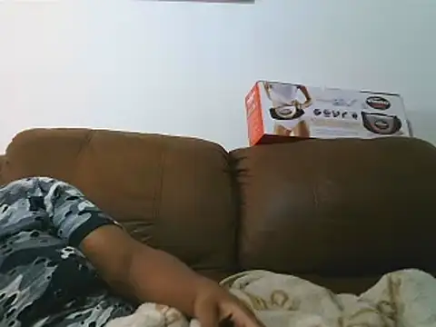 Snapshot of ebonytitts4u chatting on 10-19-25, 10:05 ebonytitts4u online show from 10-19-25, 10:05