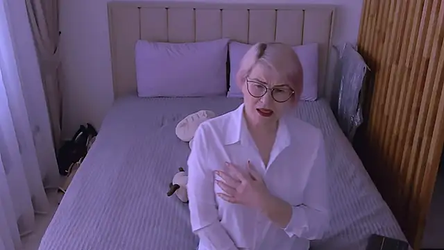 sabrinamacmarren online show from 03-20-26, 09:58