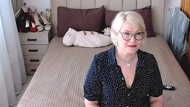 sabrinamacmarren online show from 07-11-26, 11:57