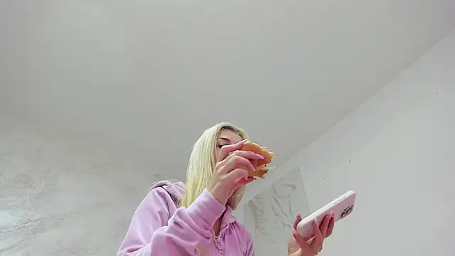 Snapshot of lissababe1 chatting on 09-27-25, 05:51 lissababe1 online show from 09-27-25, 05:51