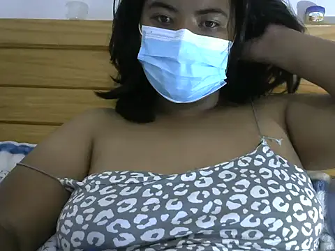 Snapshot of Artinah22 chatting on 10-15-25, 05:57 Artinah22 online show from 10-15-25, 05:57