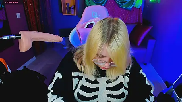 Yoki Shizuko online show from 01-19-26, 06:39