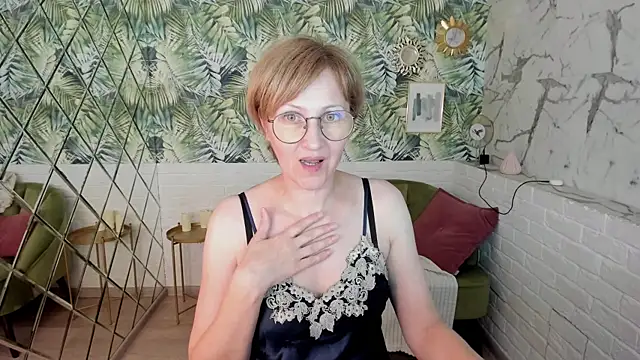 Paris Cherry online show from 06-19-26, 06:12
