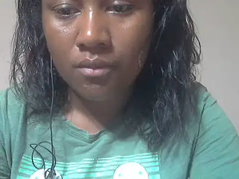 Snapshot of cutybigass chatting on 06-15-26, 06:43 cutybigass online show from 06-15-26, 06:43