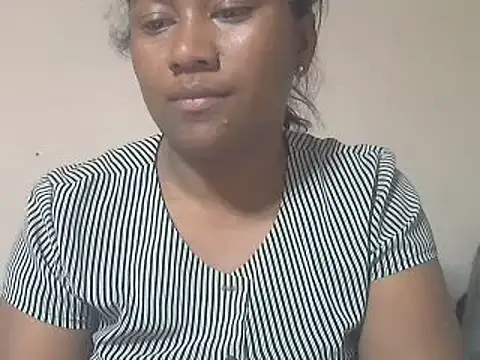 Snapshot of cutybigass chatting on 06-18-26, 05:39 cutybigass online show from 06-18-26, 05:39
