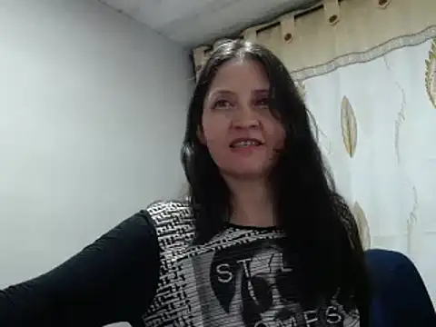 Snapshot of angel_sw chatting on 03-18-25, 01:21 angel sw online show from 03-18-25, 01:21