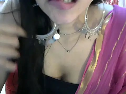 Snapshot of indianbae01 chatting on 02-14-25, 03:54 indianbae01 online show from 02-14-25, 03:54