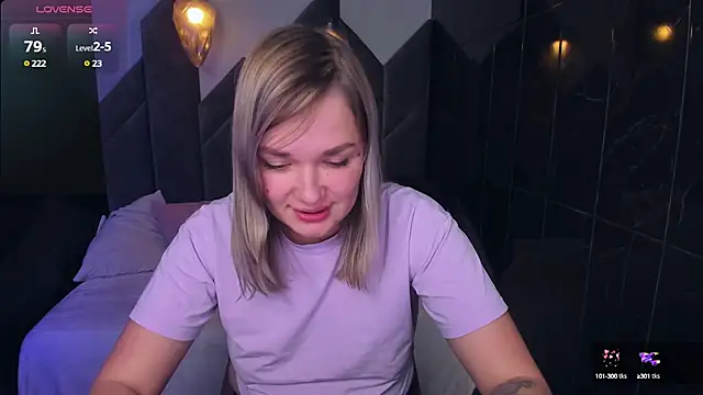 Snapshot of BellaDreamy chatting on 01-18-25, 11:54 BellaDreamy online show from 01-18-25, 11:54